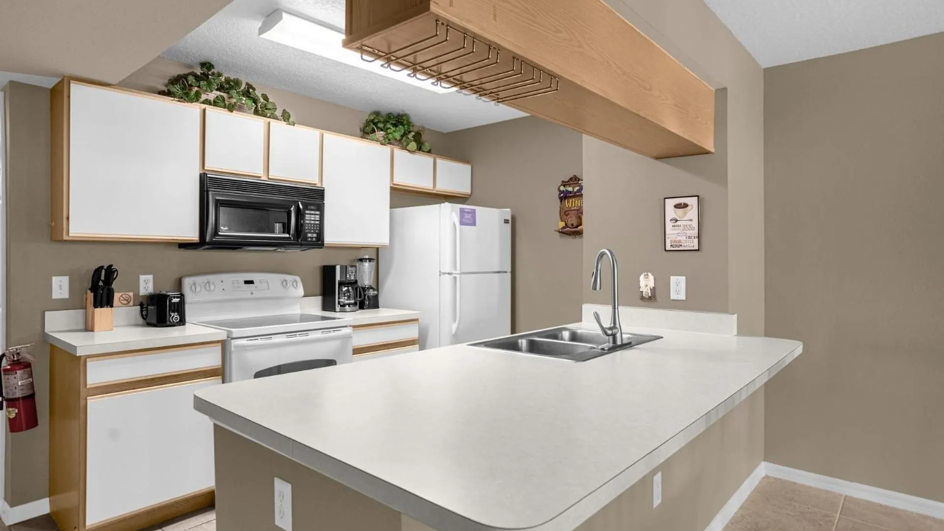 Ground Level With Garden Patio * Kissimmee
