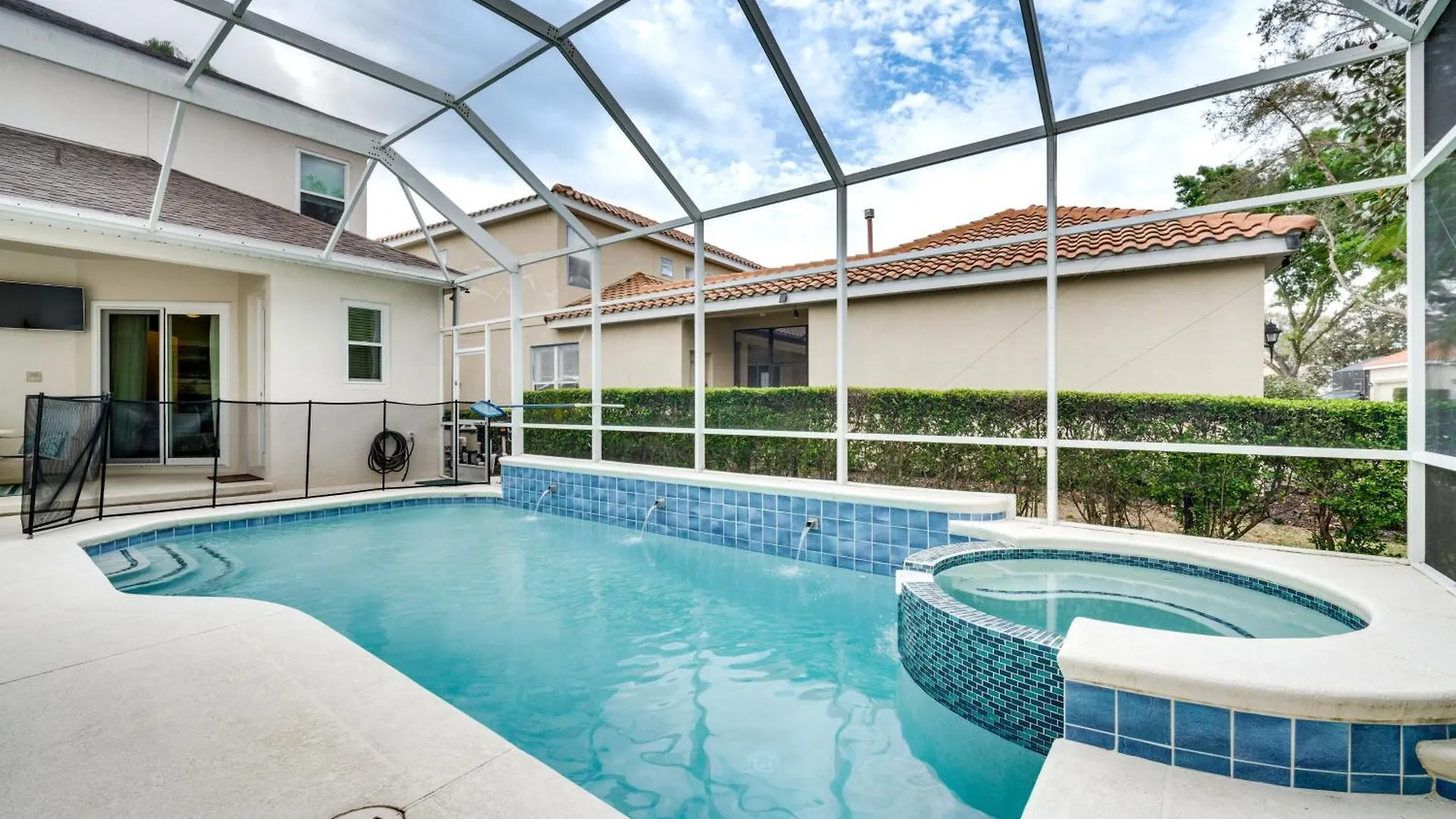 Sunshine Reunion Pool, 9 Mi To Park Holiday home *