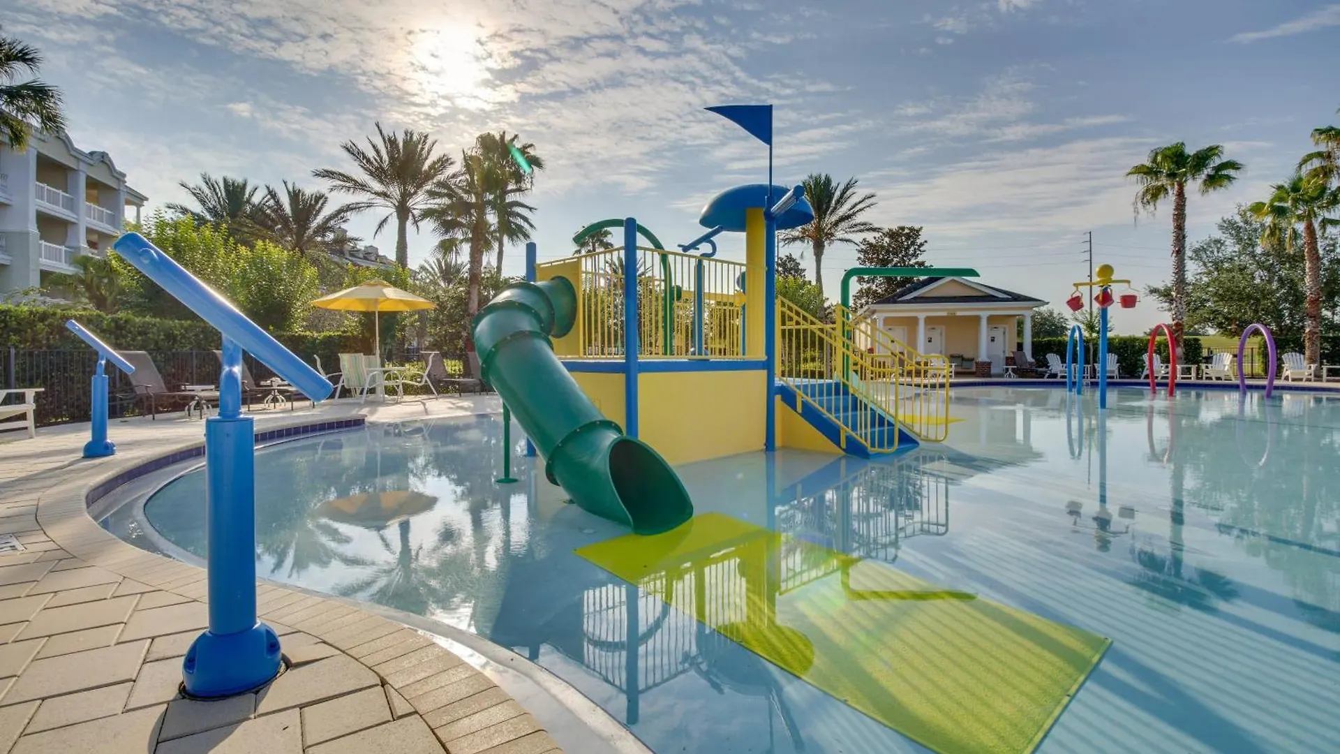 Sunshine Reunion Pool, 9 Mi To Park