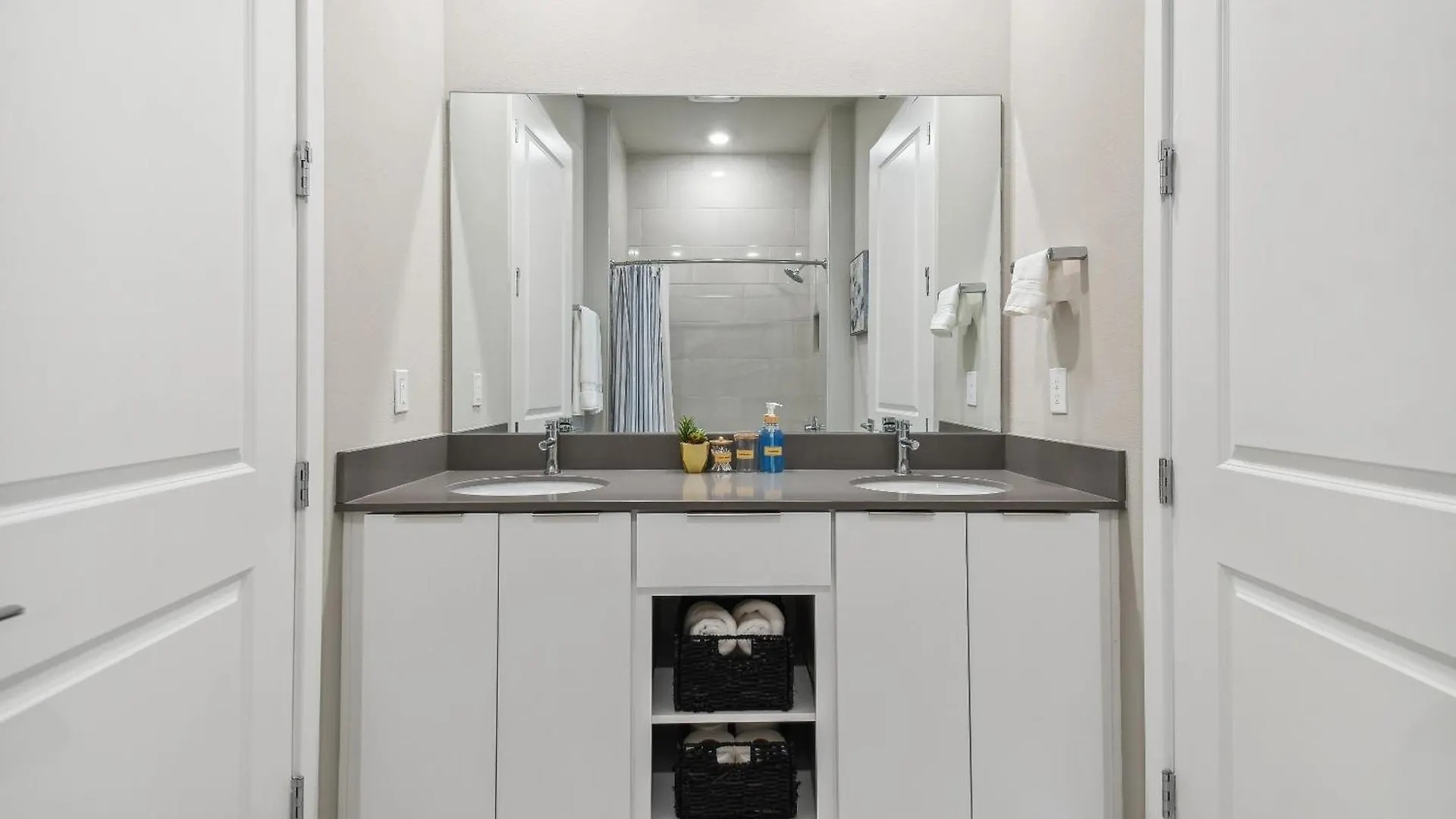 Stunning New Close To World Apartment Kissimmee