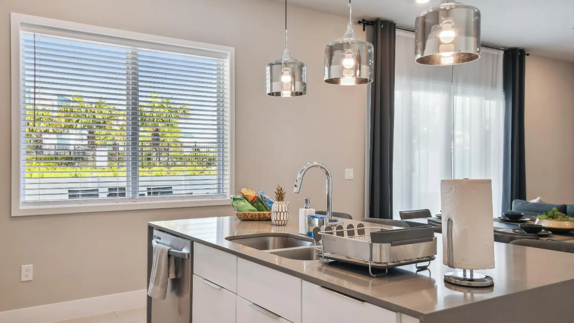 Apartment Stunning New Close To World