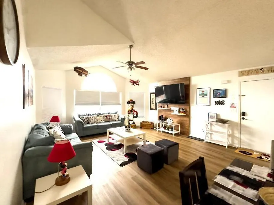 Happy Place, Magical Location Apartment