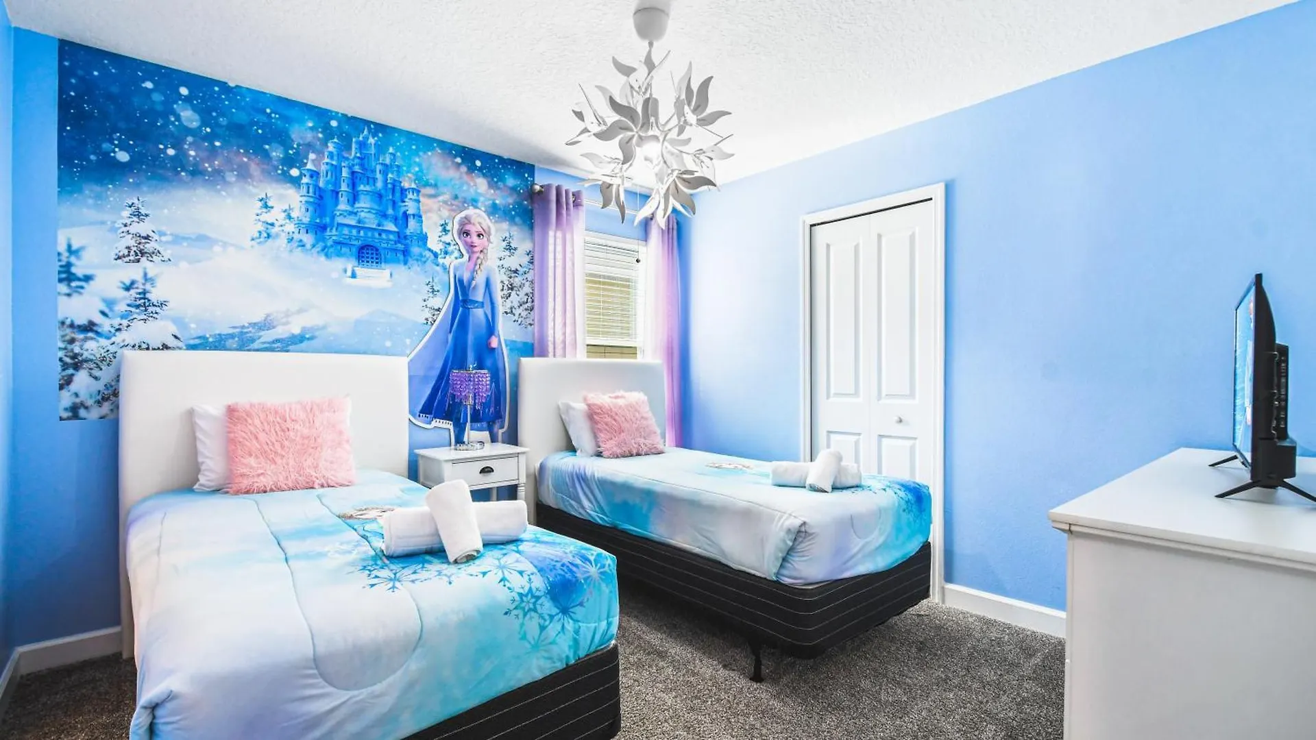 Holiday home Disney-themed Oasis With Private Pool & *