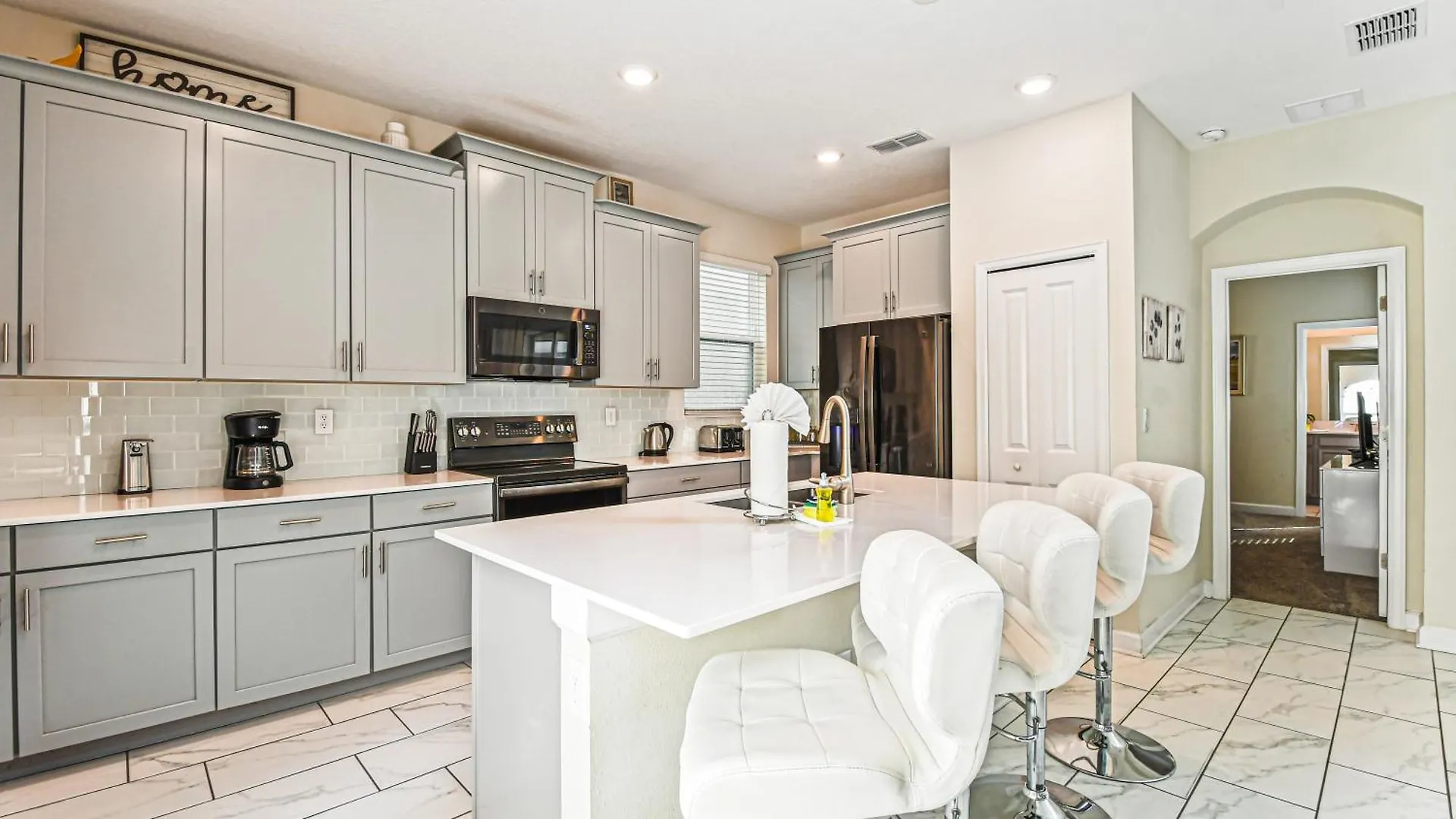 Storey Cozy Pool Theme Kissimmee