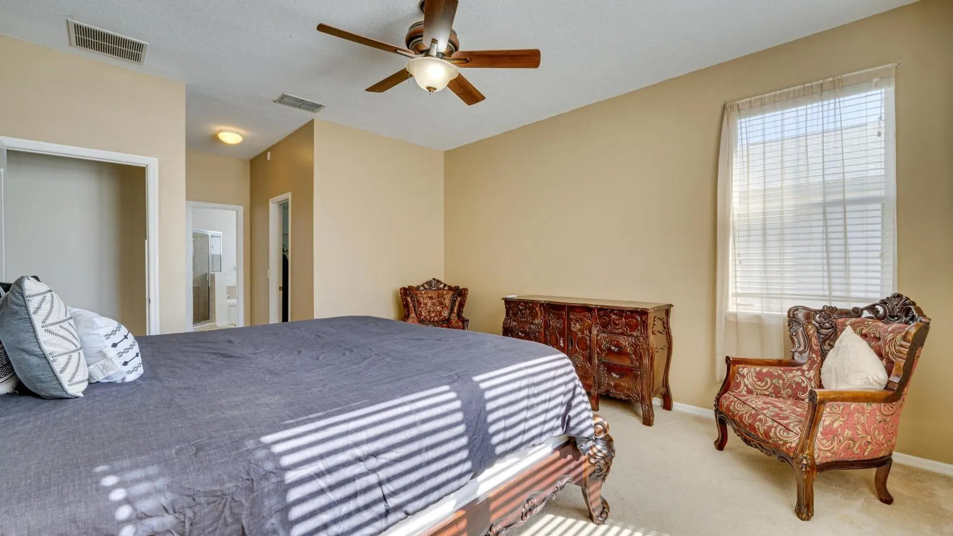 Holiday home Elegant And Spacious Vacation Home!