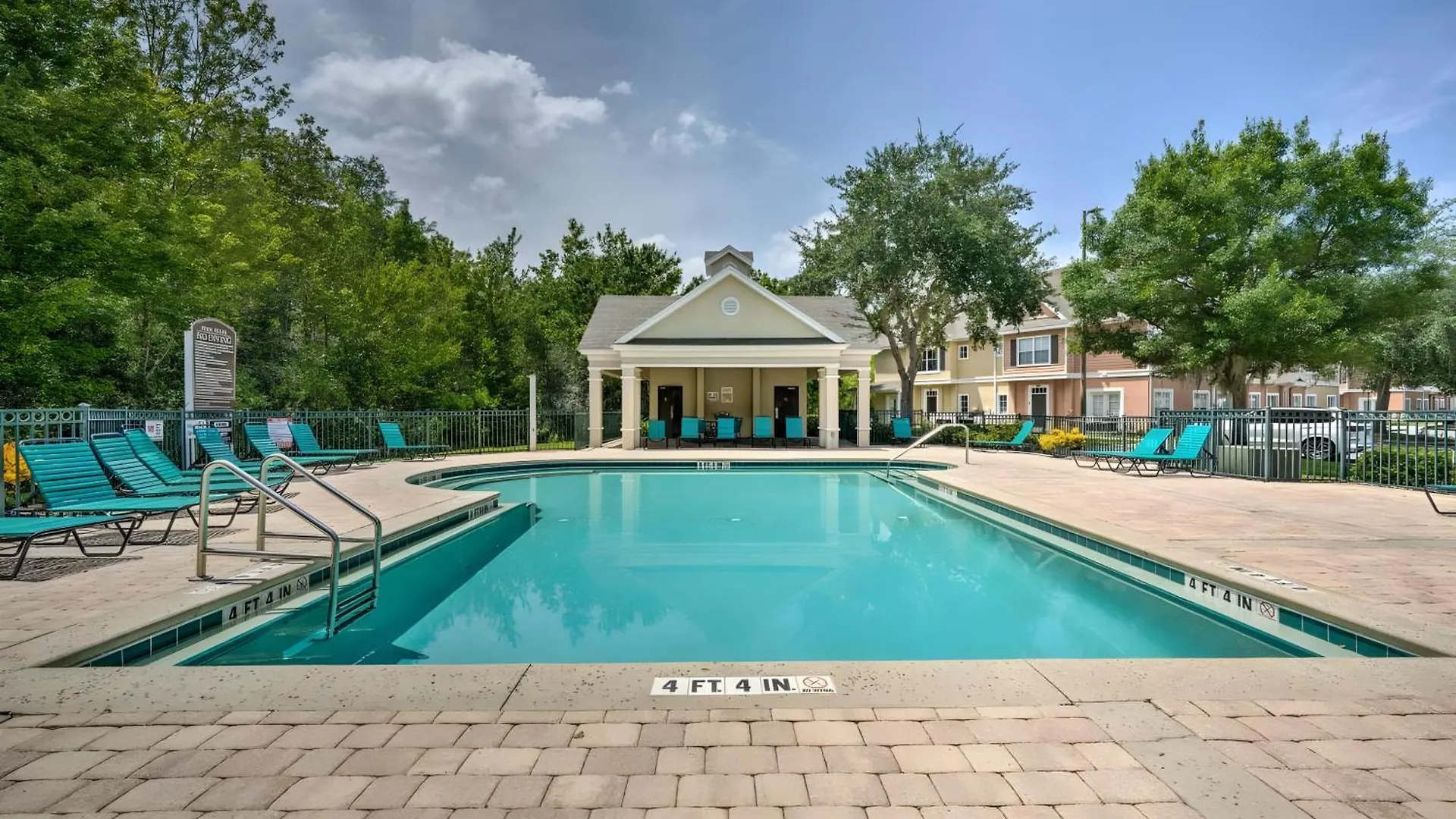 Holiday home Haven Beautiful 3 Bedroom Th In Gated Community *
