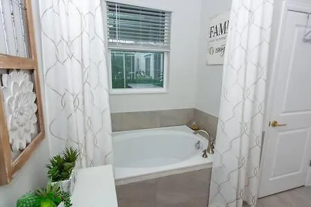 Magical Muggle Mansion Pool & Sleeps 23 Casa vacanze *