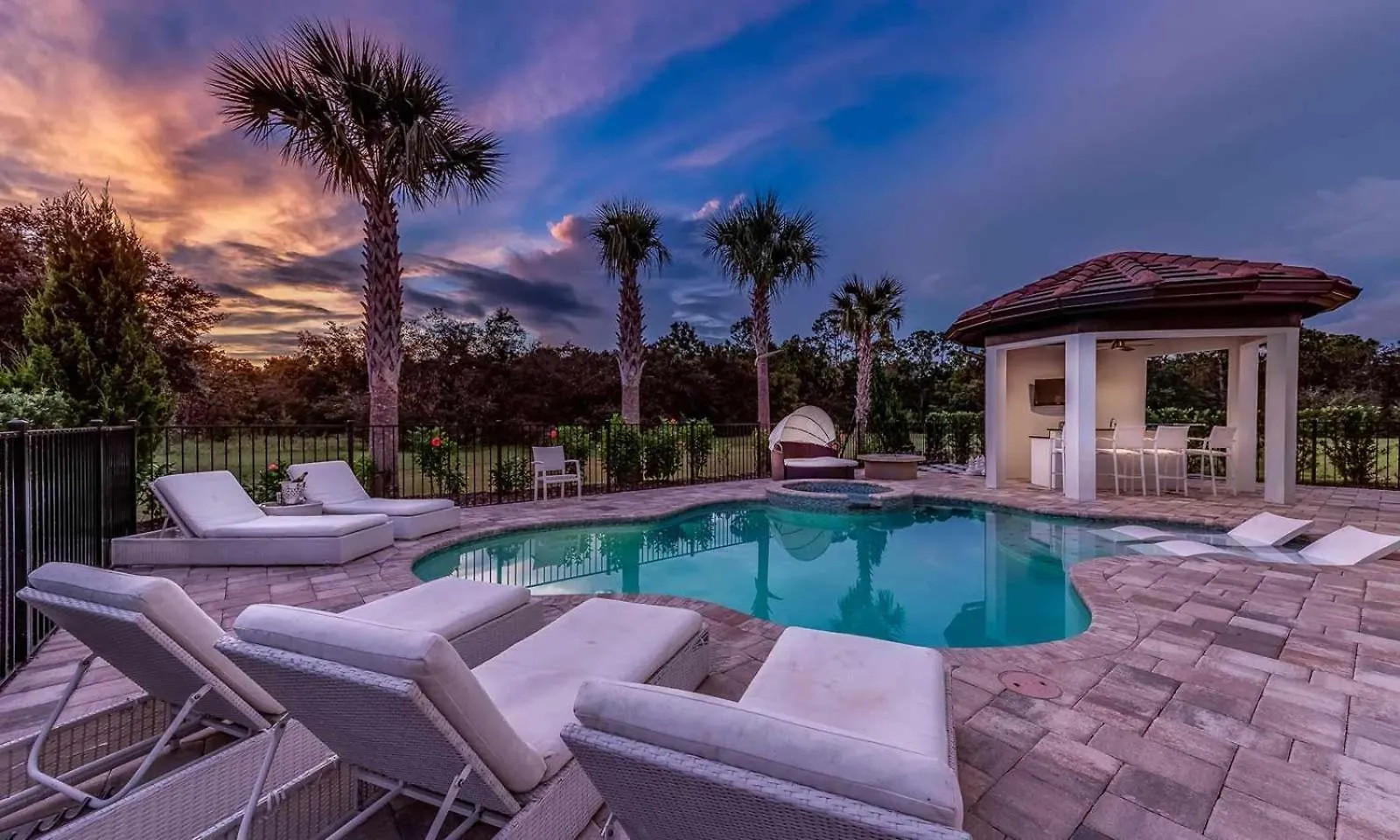 Luxury 6 Bdrm Retreat With Gaming Loft Area At Reunion