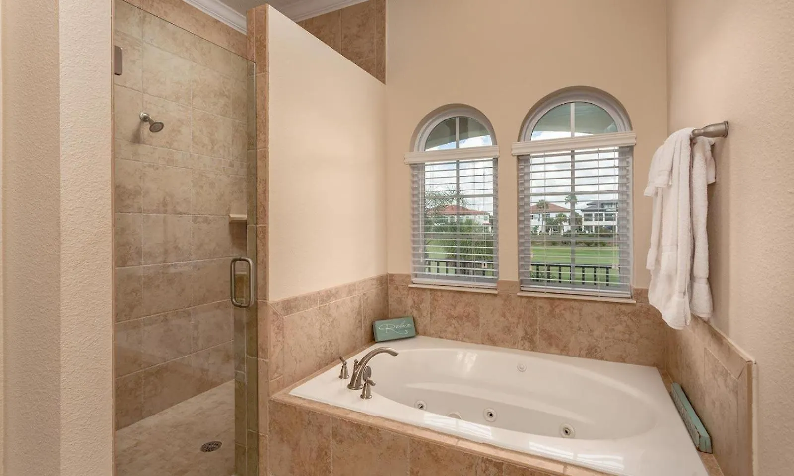 Bright 5 Bdrm With Game Theater At Reunion Holiday home Kissimmee