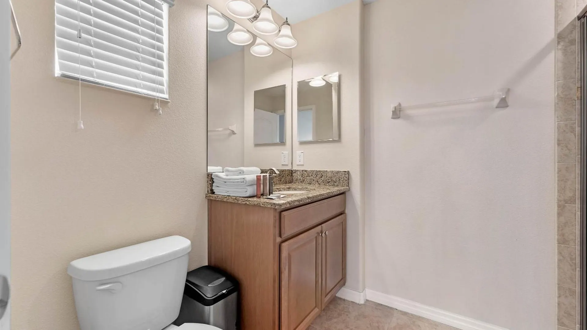 5 Bedrooms- 4 Bathrooms - Storey 4819 Ct Holiday home Kissimmee