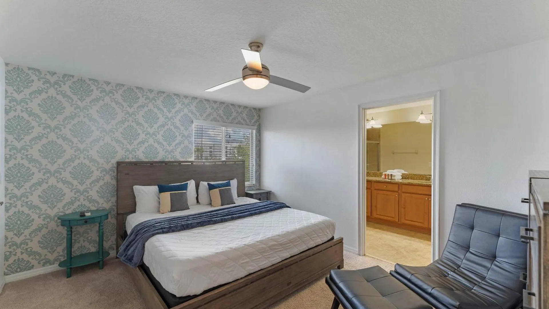 5 Bedrooms- 4 Bathrooms - Storey 4819 Ct *
