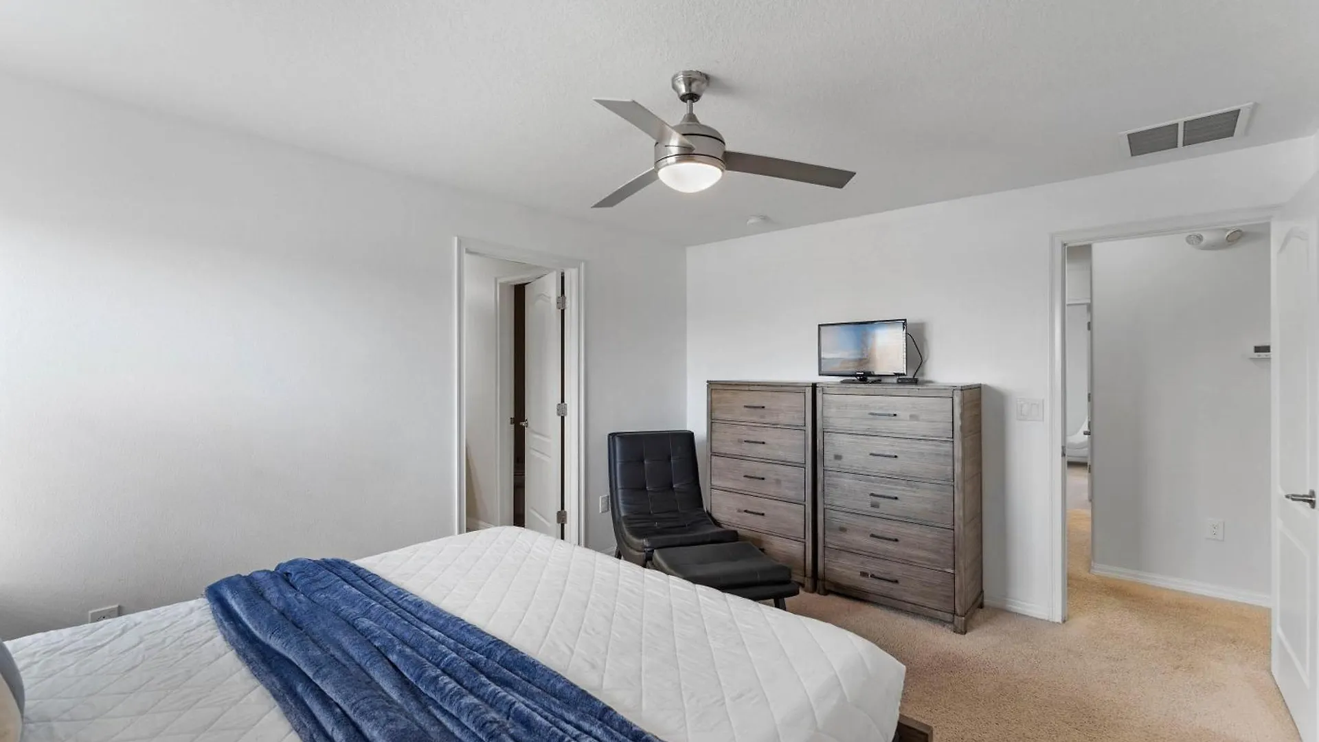 5 Bedrooms- 4 Bathrooms - Storey 4819 Ct * Kissimmee