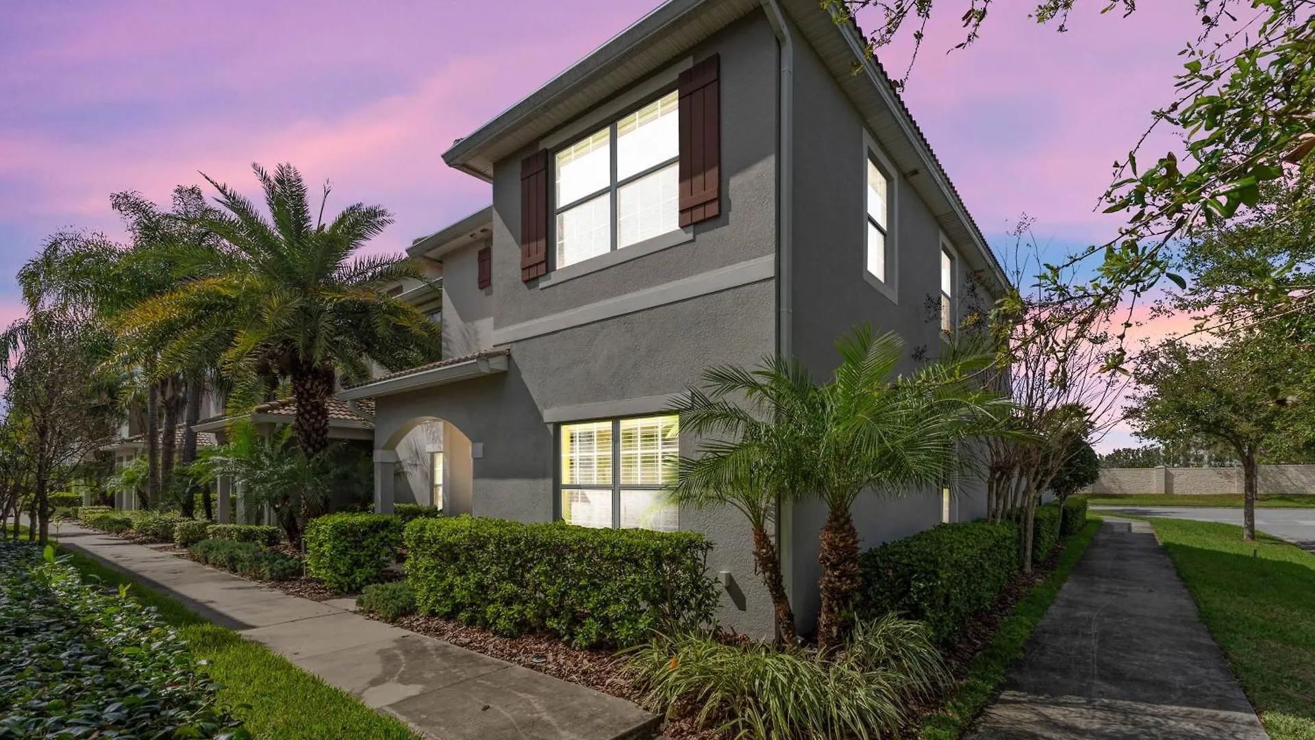 5 Bedrooms- 4 Bathrooms - Storey 4819 Ct