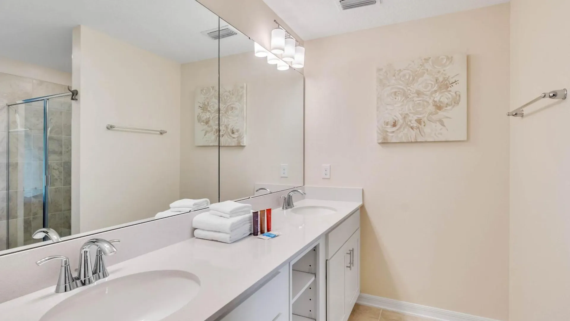 3 Bedroom- 2 Bathroom Storey 3171-308 Pc Apartment