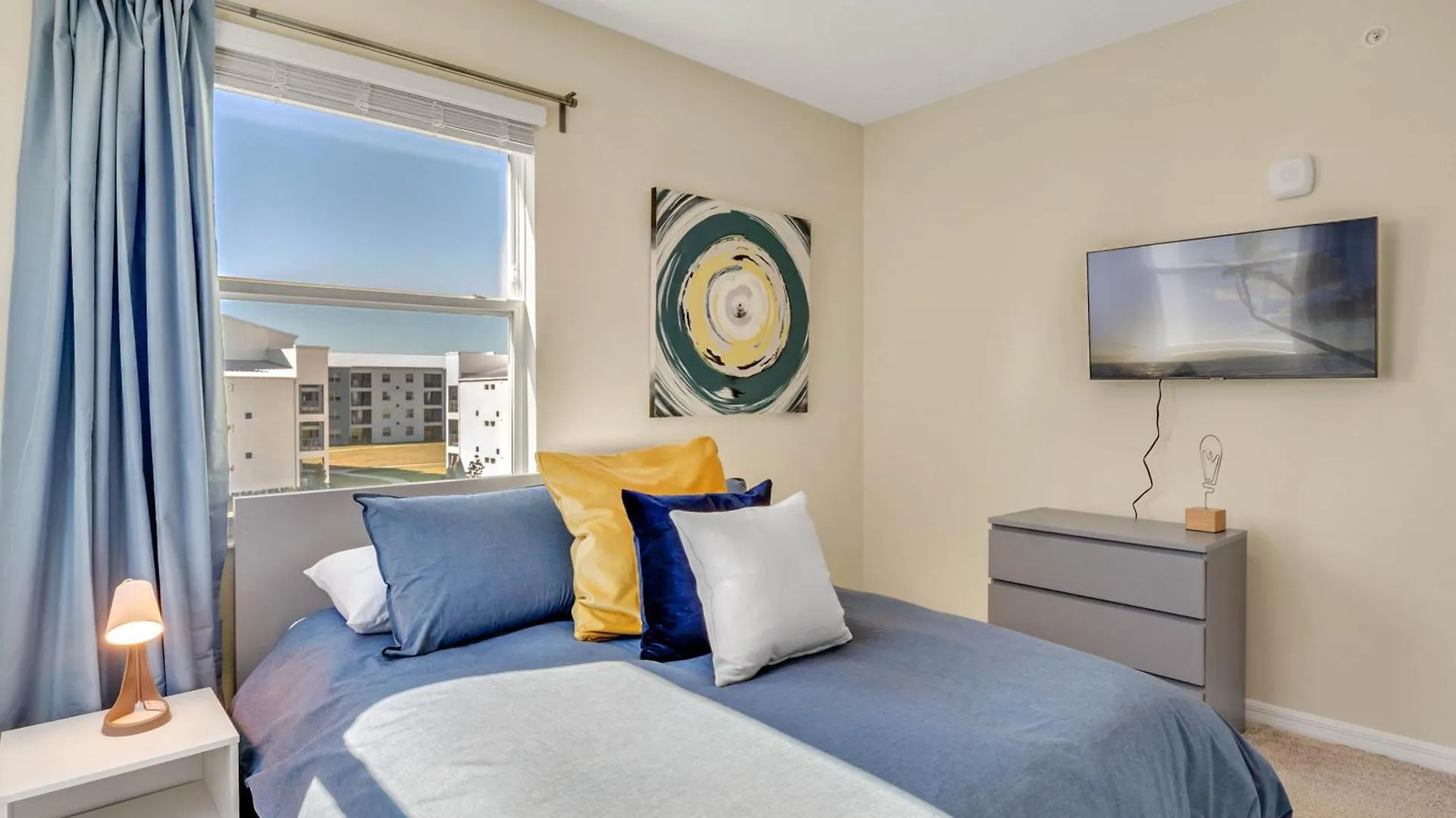 3 Bedroom- 2 Bathroom Storey 3171-308 Pc Apartment *