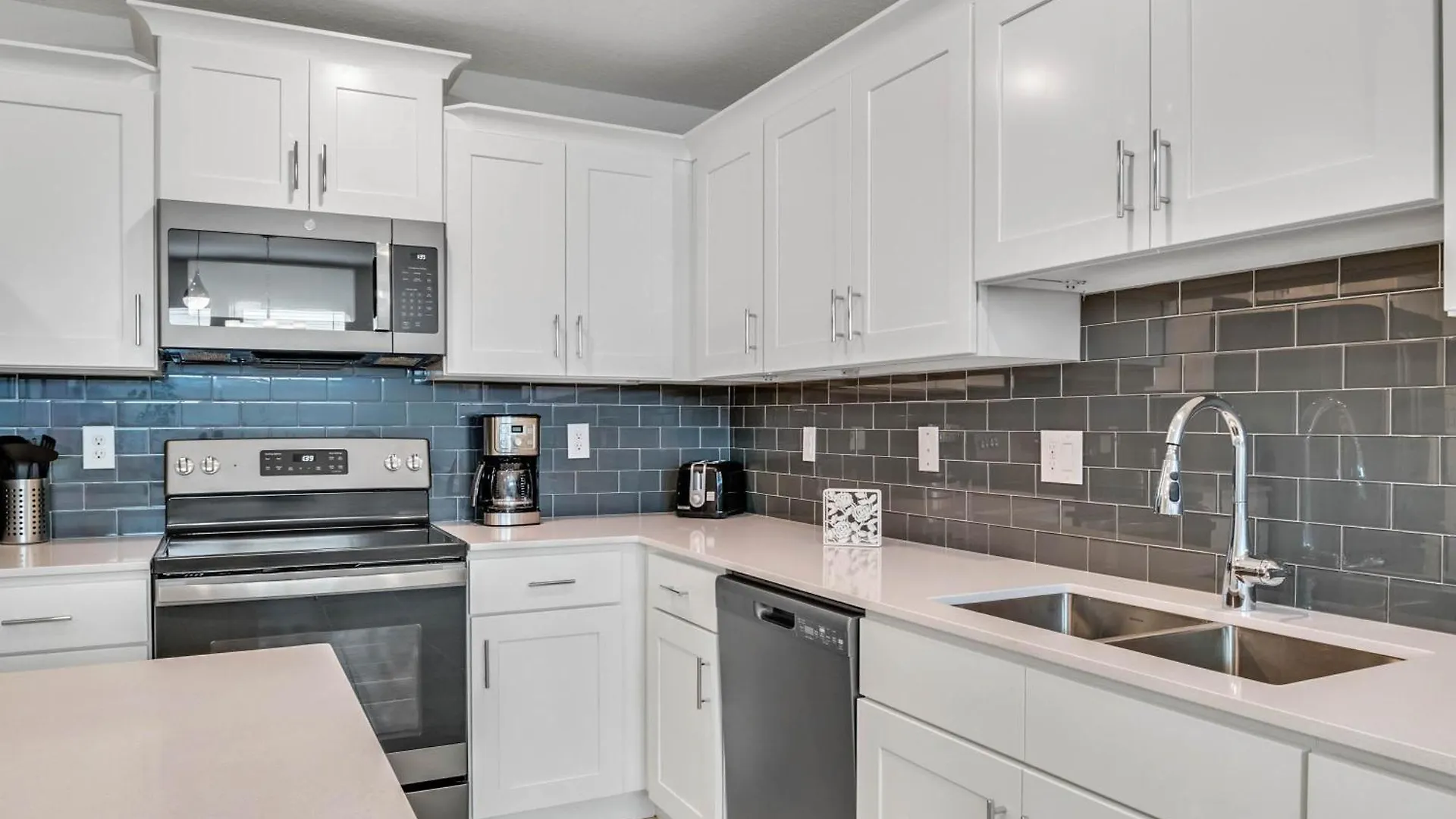 Apartment 3 Bedroom- 2 Bathroom Storey 3171-308 Pc Kissimmee