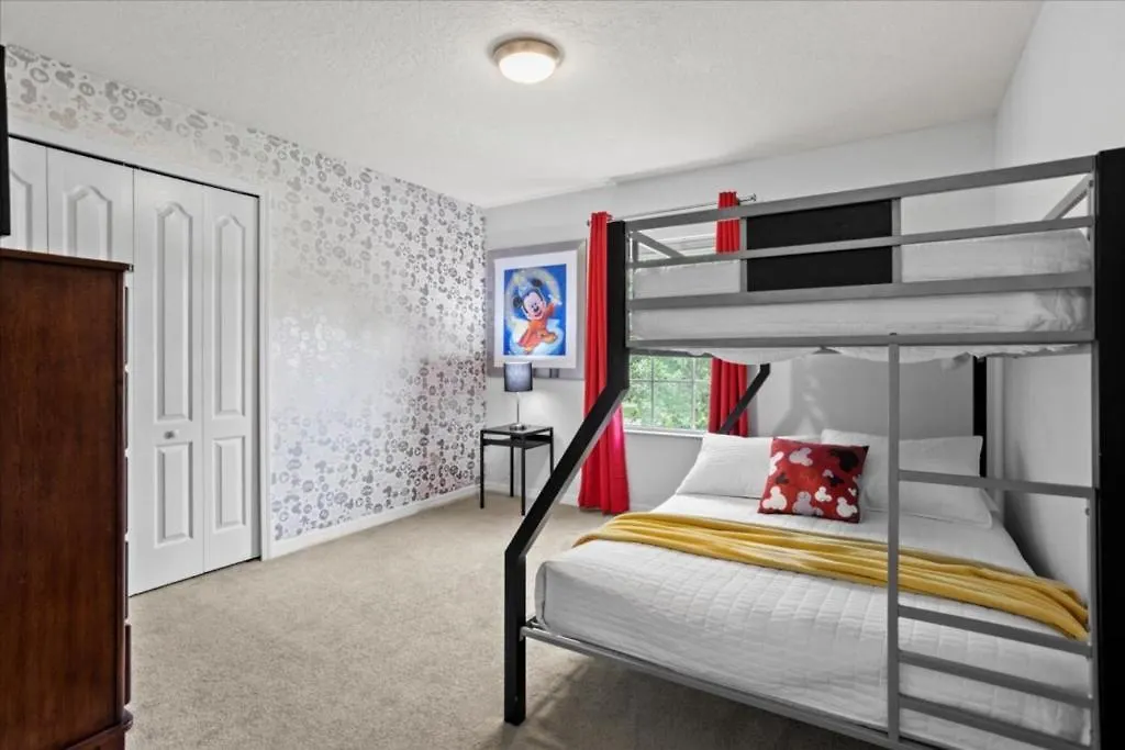 5 Bedrooms - 4 Bathrooms Paradise Palms 8981 Cp *