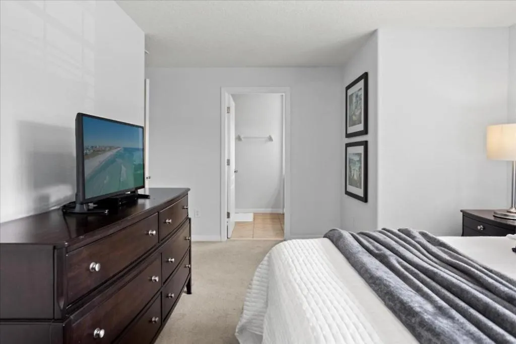 5 Bedrooms - 4 Bathrooms Paradise Palms 8981 Cp