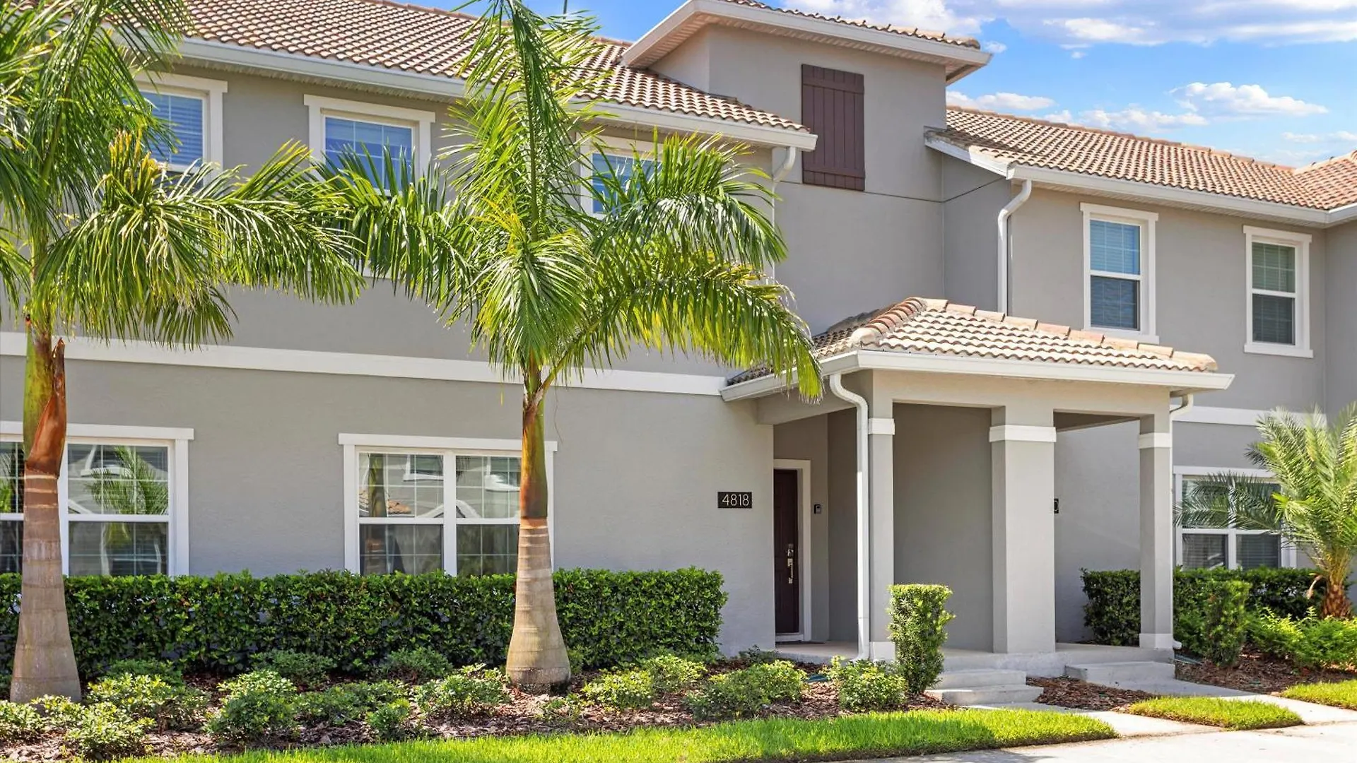 4 Bedroom- 3 Bathroom Storey 4818 Ml * Kissimmee