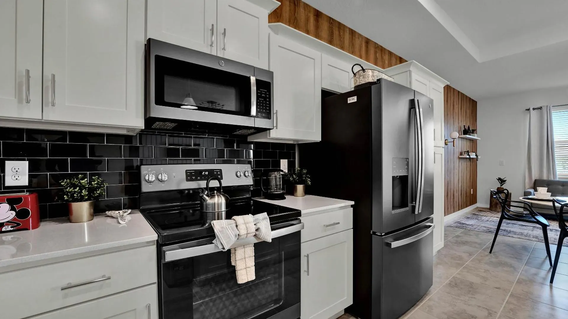 Apartment 2 Bedrooms- 2 Bathrooms- Storey 3191-405 Pc *