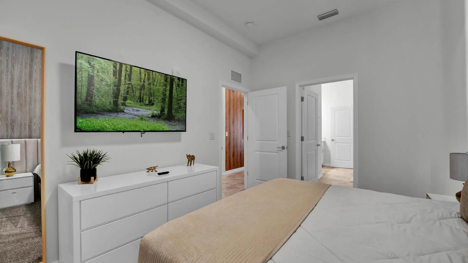 2 Bedrooms- 2 Bathrooms- Storey 3191-405 Pc *