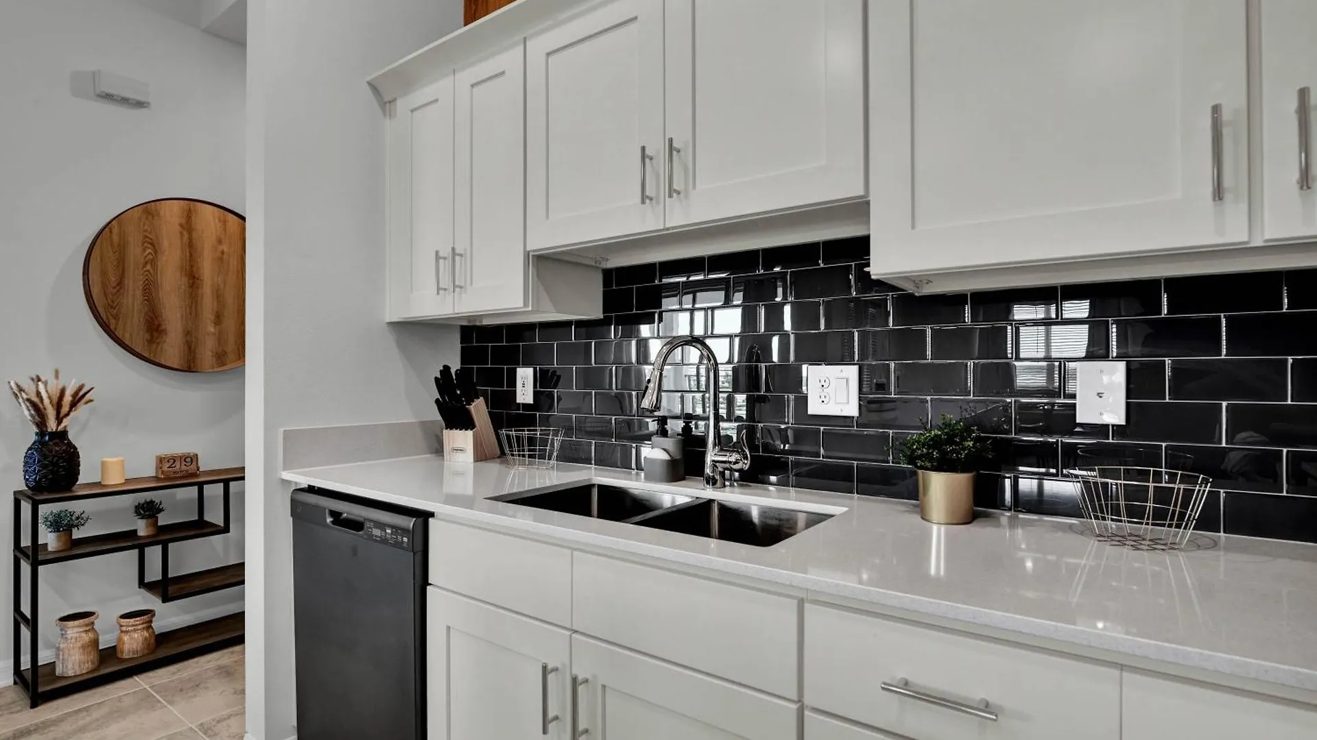 Apartment 2 Bedrooms- 2 Bathrooms- Storey 3191-405 Pc Kissimmee