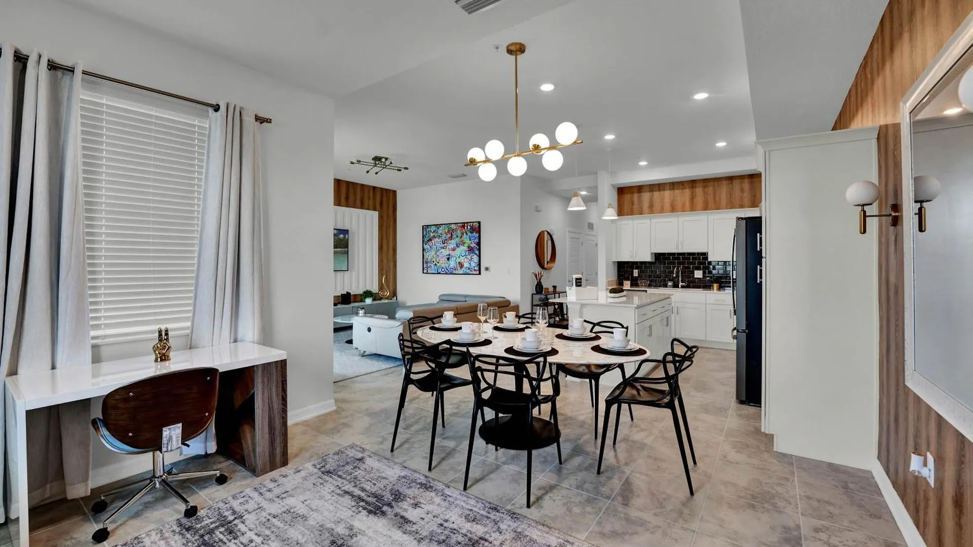 2 Bedrooms- 2 Bathrooms- Storey 3191-405 Pc *