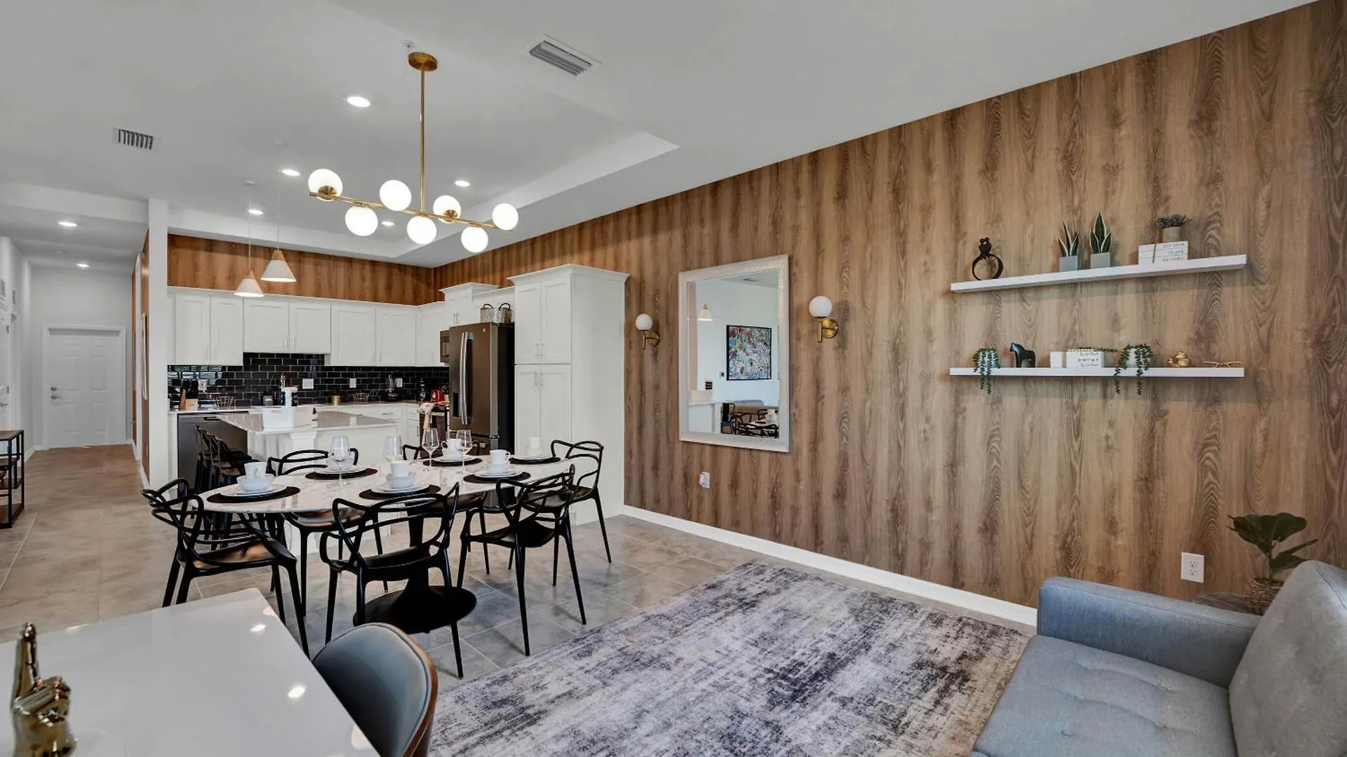 2 Bedrooms- 2 Bathrooms- Storey 3191-405 Pc *