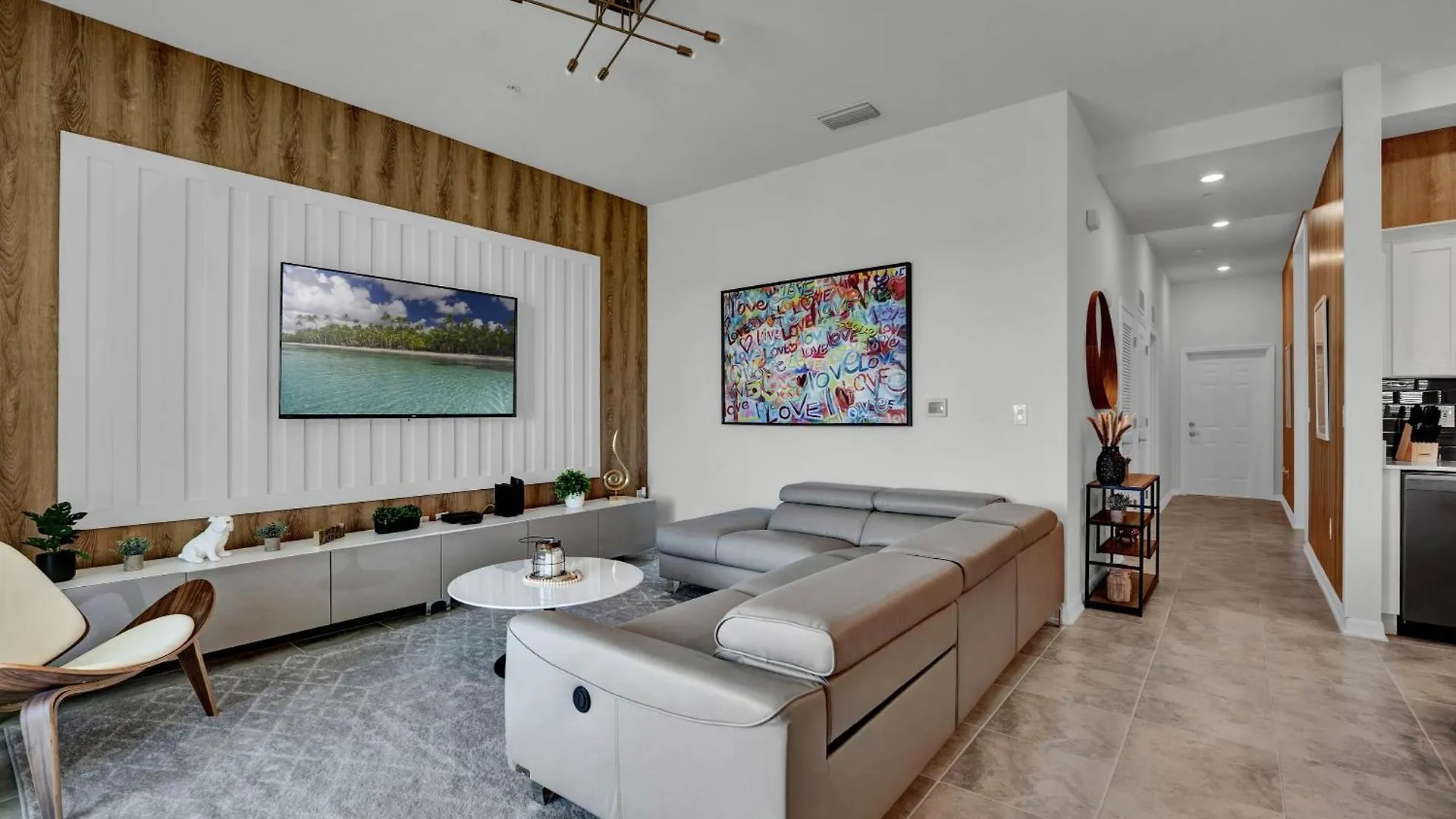 2 Bedrooms- 2 Bathrooms- Storey 3191-405 Pc Apartment Kissimmee