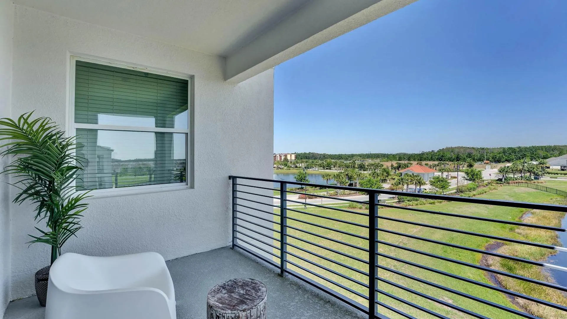 2 Bedrooms- 2 Bathrooms- Storey 3191-405 Pc * Kissimmee
