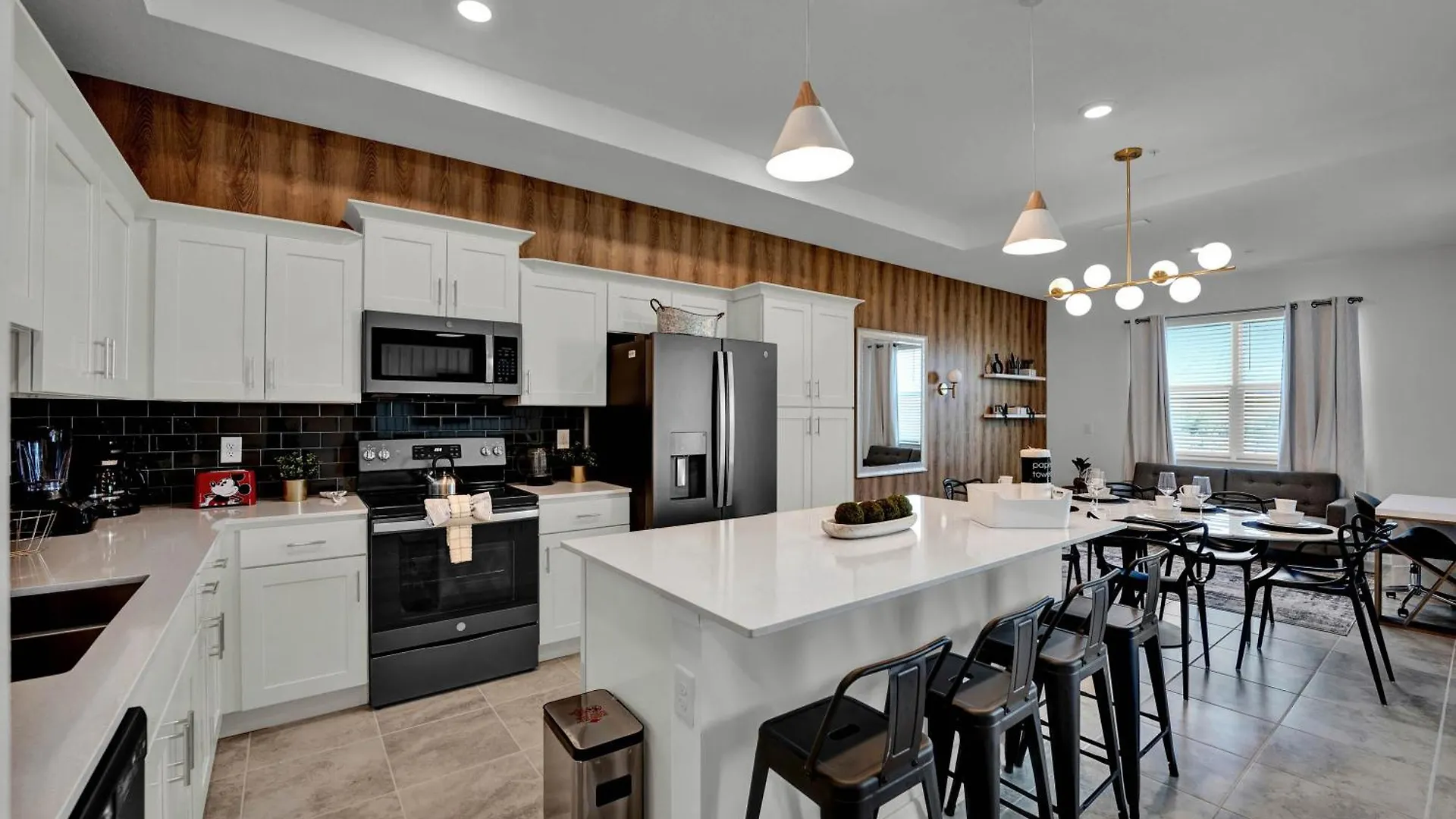 Apartment 2 Bedrooms- 2 Bathrooms- Storey 3191-405 Pc Kissimmee