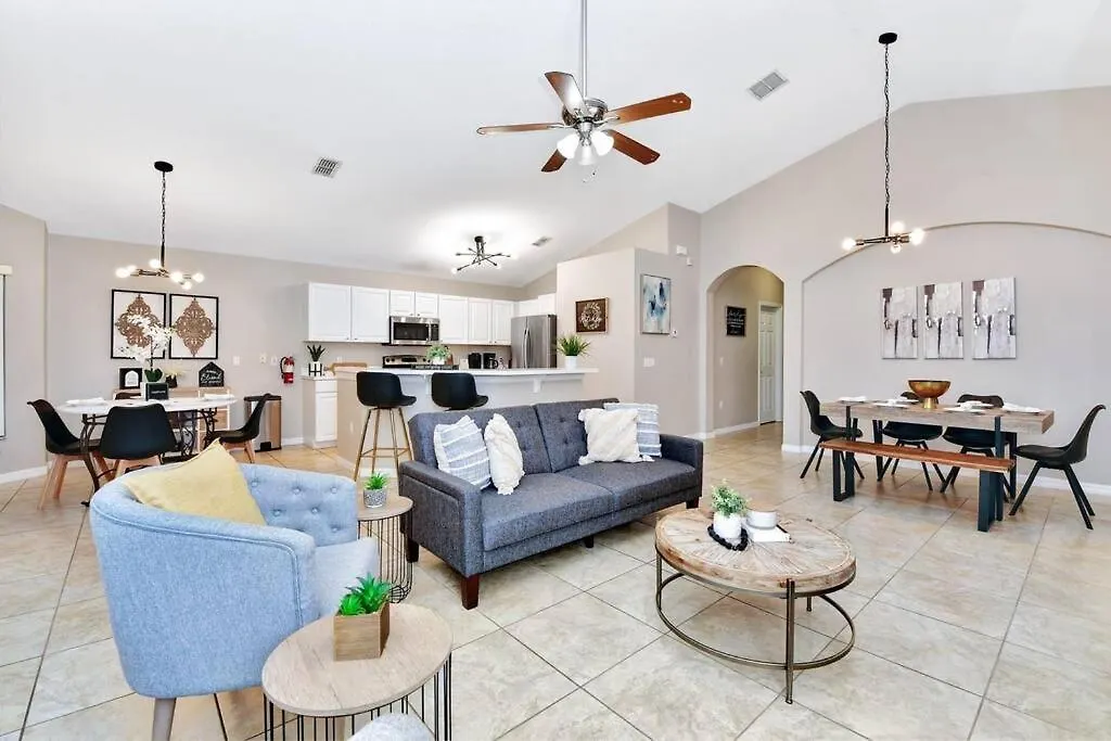 Lakeview Luxury Oasis Holiday home *