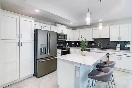 Comfy 3br Lakeview With 2clubhouses *