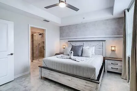Comfy 3br Lakeview With 2clubhouses