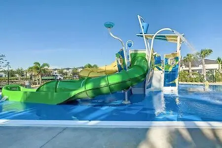 Beautiful 2br With Waterpark & Private Game Holiday home *
