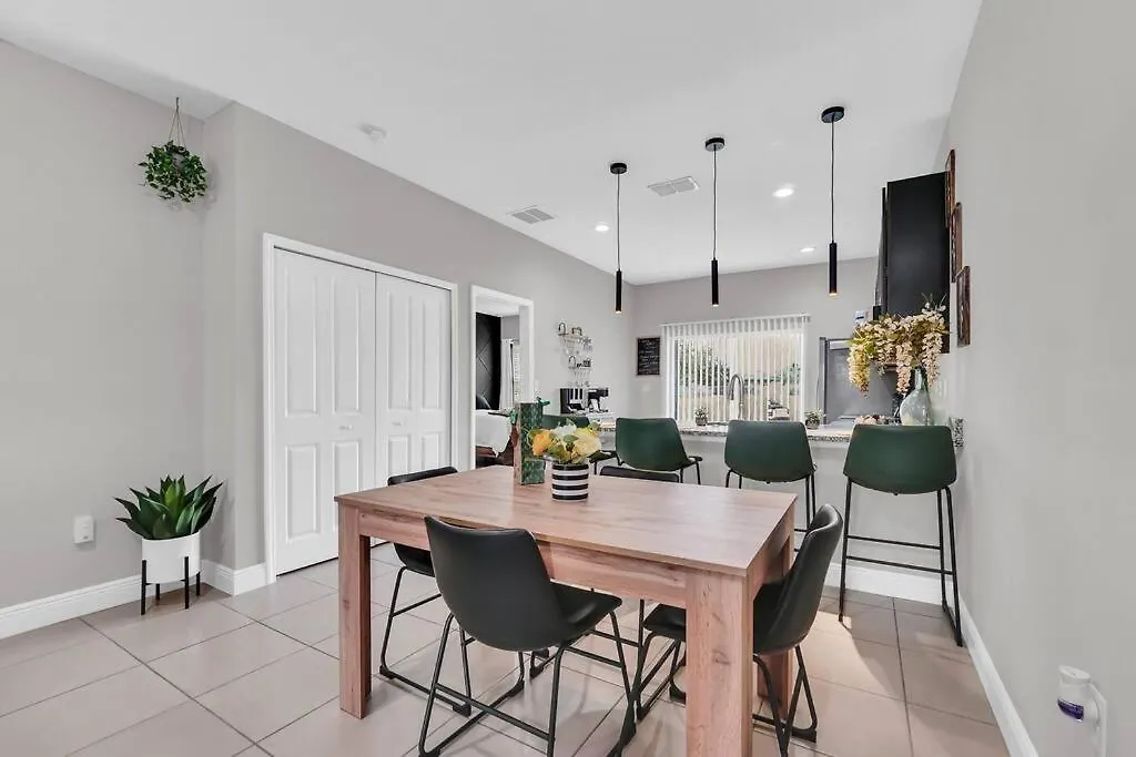 Uniquely Chic Near Disney! Kissimmee