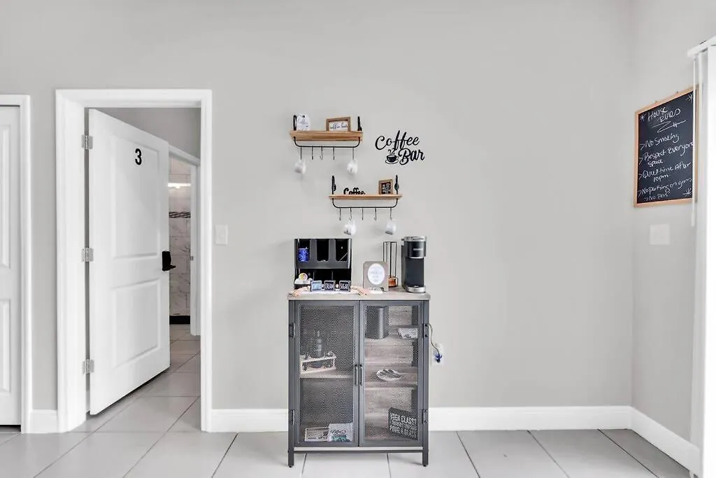 Apartment Uniquely Chic Near Disney! *