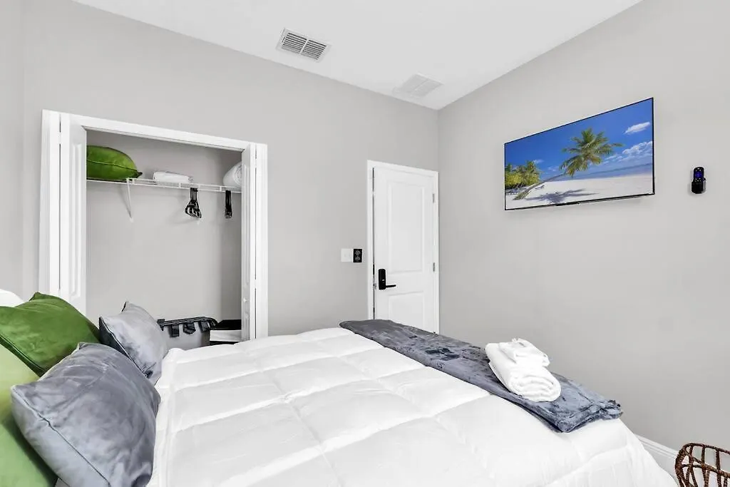 Uniquely Chic Near Disney! Apartment Kissimmee