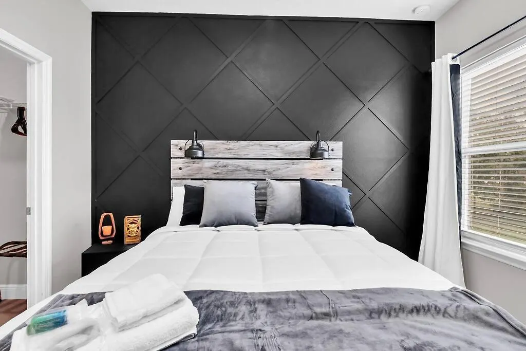 Uniquely Chic Near Disney!