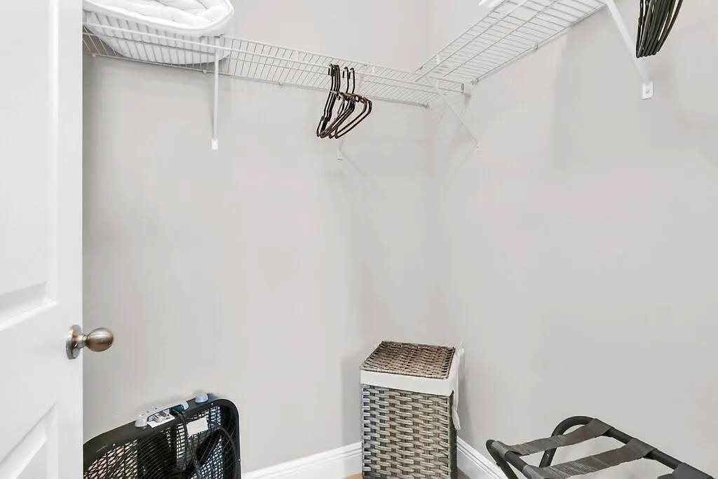 Apartment Uniquely Chic Near Disney! Kissimmee