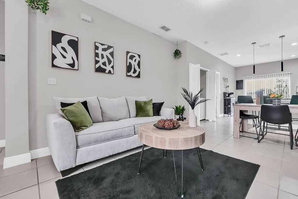 Apartment Uniquely Chic Near Disney! *
