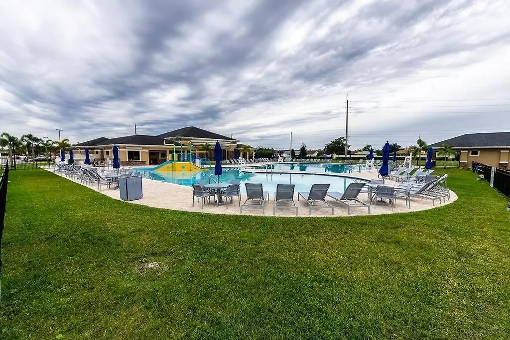 Apartment Uniquely Chic Near Disney! Kissimmee