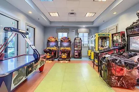 Magnificent Thematic 2br With Game & Waterpark *