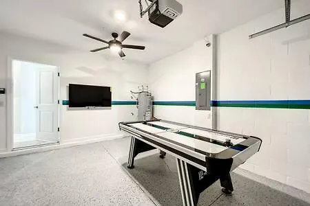 Magnificent Thematic 2br With Game & Waterpark *