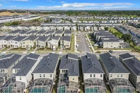 Exclusive Thematic 5br Lakeview With Private Pool & Jacuzzi Access To 2 Clubhouses Kissimmee