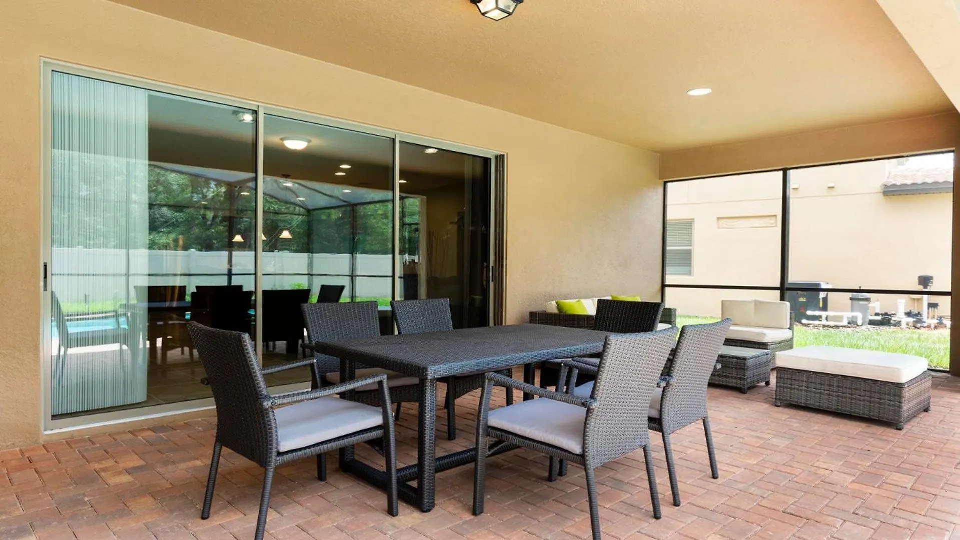Spacious Family With Pool & Game Holiday home *