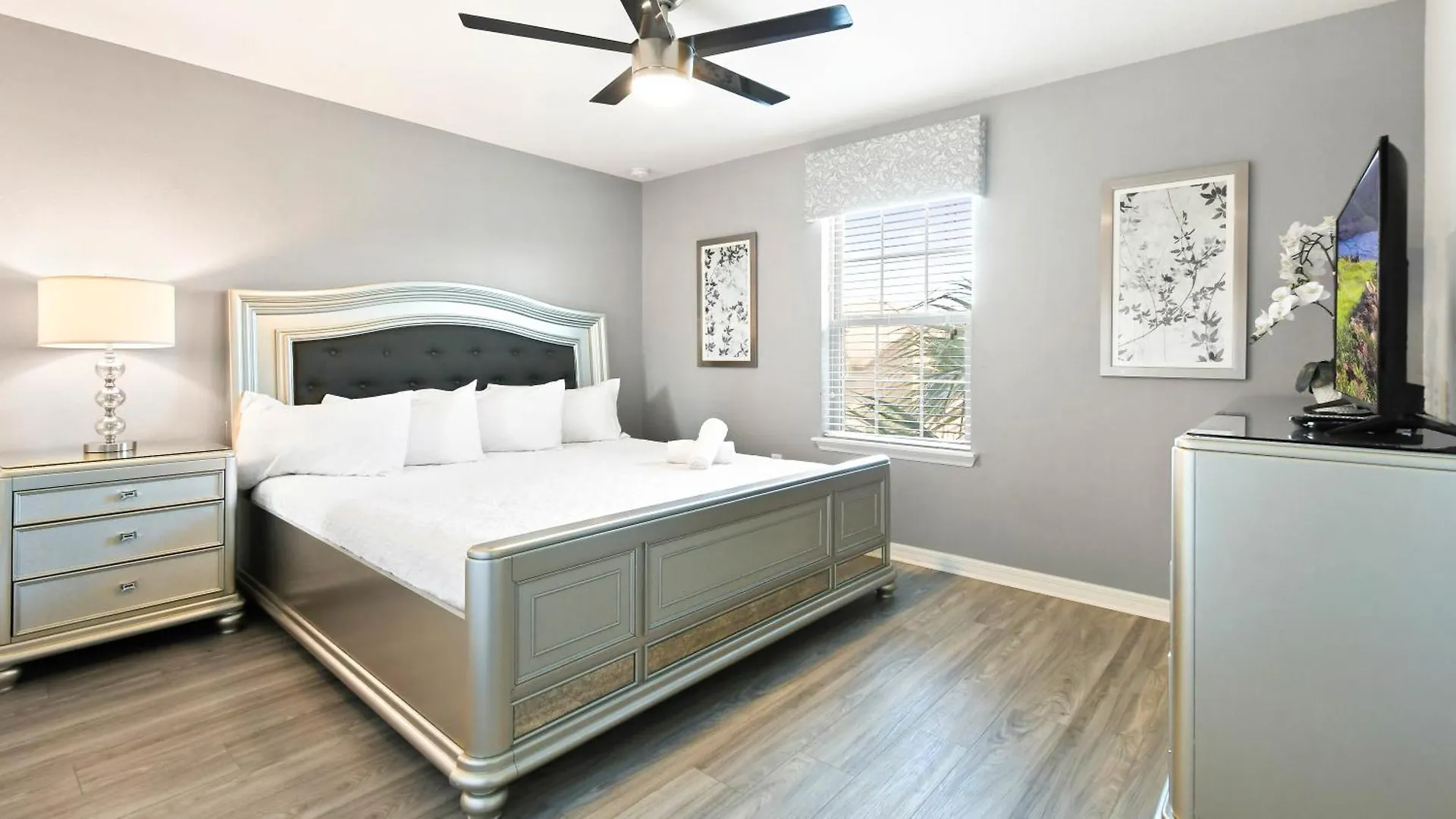 Bright & Spacious With Private Pool Kissimmee