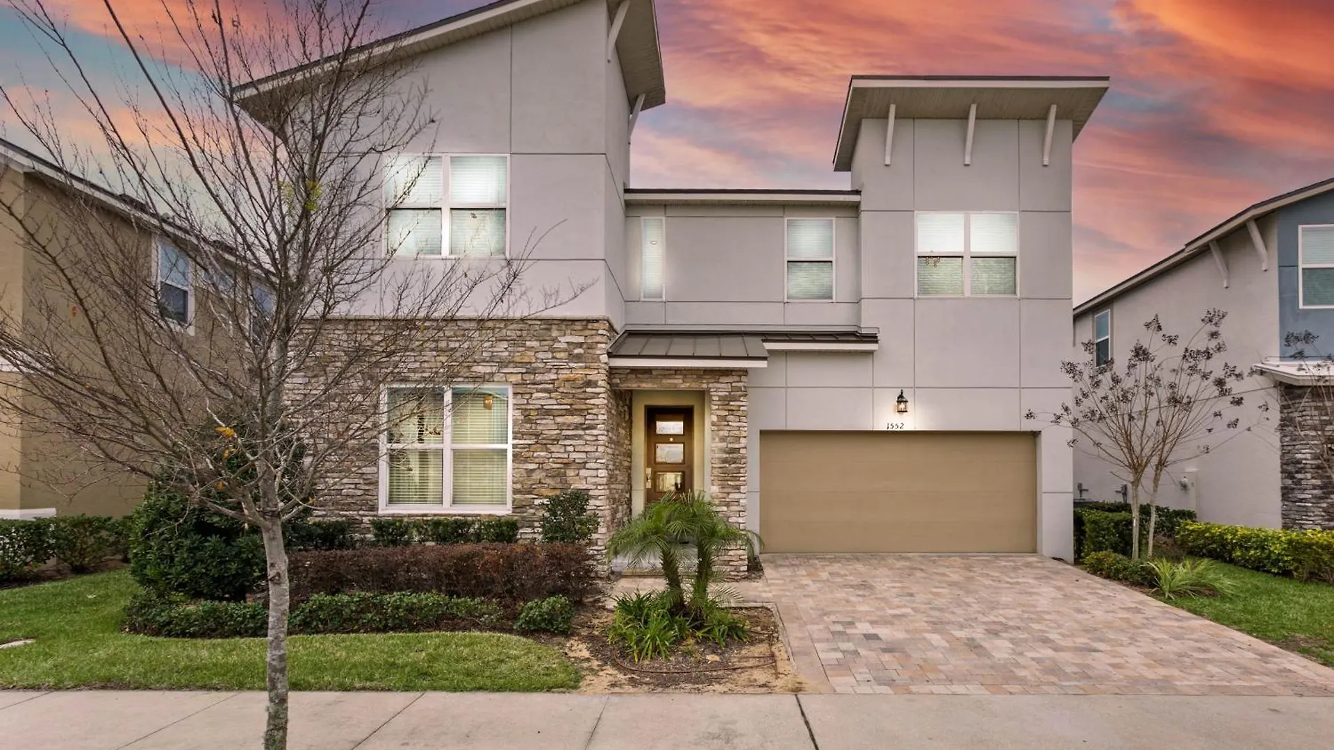 9 Bedroom- 6,5 Bathroom Solara 1552 Np Holiday home