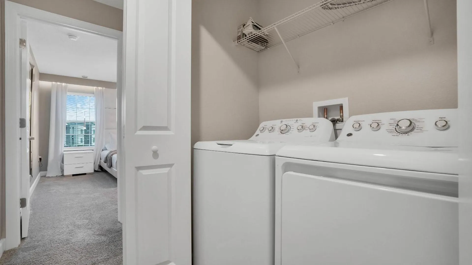 4 Bedrooms- 3 Bathrooms - Storey 4819 Ds Holiday home Kissimmee