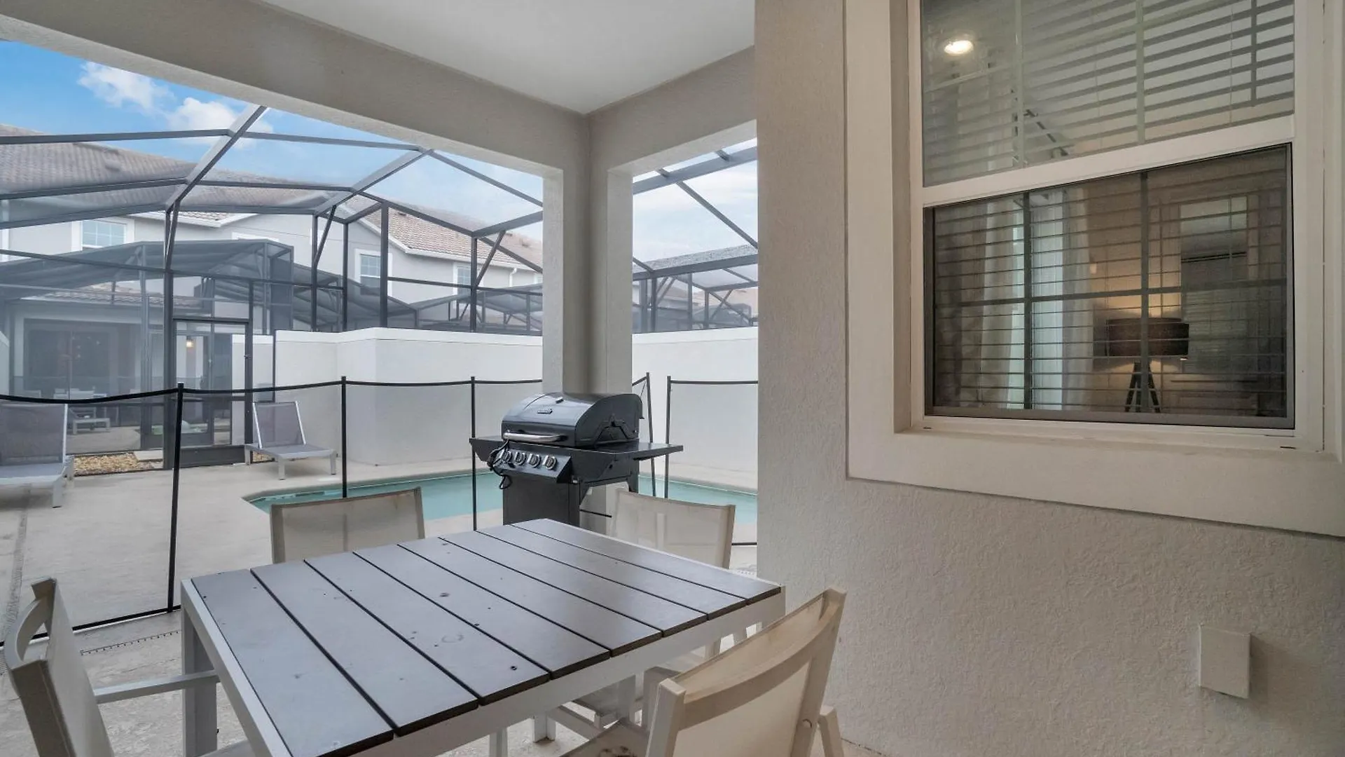 Holiday home 4 Bedrooms- 3 Bathrooms - Storey 4819 Ds *